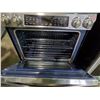 Image 2 : SAMSUNG STAINLESS STEEL 5.8 CU FT. RANGE