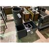 Image 1 : 5 ASSORTED PLANTERS