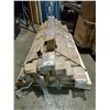 Image 2 : PALLET OF ASSORTED MOLDING