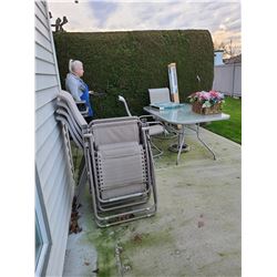 Patio Table with Chairs C