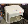 Image 1 : Rubbermaid Step Stool