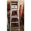Image 2 : 60" Step Ladder