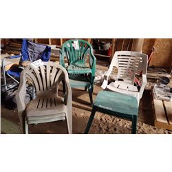 6 Patio Chairs & 2 Tables