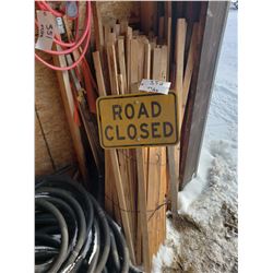Road Closed Sign & 4' Stakes