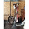 Image 1 : Lot Garden Tools