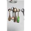 Image 2 : Lot Collectable Spoons
