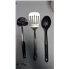 Image 2 : Lot Kitchen Utensils