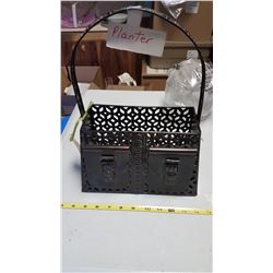 Lot Planter & Bird Feeder & Food