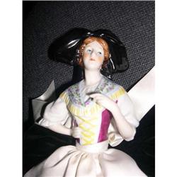 1985 Goebel Madame De Pont Half Doll #1468880