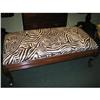 Image 1 : LARGE  COFFEE TABLE/ UPHOLSTERED BENCH #1487519