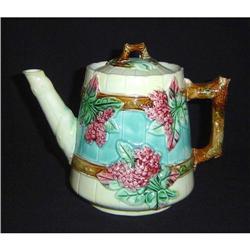 English Majolica Tea Pot #1473573
