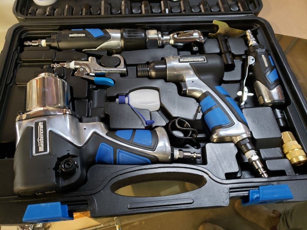 NEW MASTERCRAFT AIR TOOL COMBO KIT WITH ACCESSORIES 100 PIECE SET