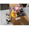 Image 1 : Box of 25 collectible stuffed figures 22 are cased