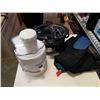 Image 1 : CROCK POT, JUICER, WETSUIT