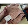 Image 2 : 2 ARE CARPETS RED AND WHITE 31 1/2 X 59 INCHES