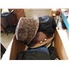 Image 2 : BOX OF HATS