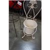 Image 3 : 2 METAL CHAIR PLANTERS
