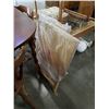 Image 1 : 2 FOLDING TV TRAYS