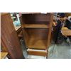Image 3 : OAK GLASS DOOR CABINET