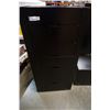 Image 2 : MODERN 7 DRAWER DRESSER AND 2 DRAWER NIGHTSTAND