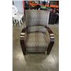 Image 1 : RECLINING UPHOLSTERED CHAIR