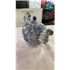 Image 8 : WEDGEWOOD DISH AND VASE, CERAMIC TEAPOT AND BOX