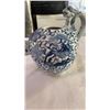 Image 9 : WEDGEWOOD DISH AND VASE, CERAMIC TEAPOT AND BOX