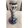 Image 2 : 2 WILLOW CANDLESTICKS
