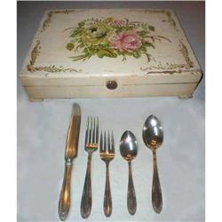 Srvc for 8 Oneida Silverplate in Antique Box #1485902