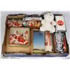 Image 1 : LARGE FLAT OF COCA COLA COLLECTIBLES