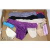 Image 1 : FLAT OF LACY PANTIES (SIZE UNKNOWN, ESTIMATED