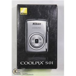 NIKON COOLPIX 201 CAMERA