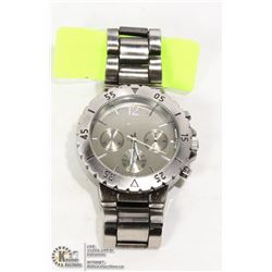 LARGE ST. STEEL MEN'S QUARTZ WATCH