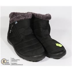 PAIR OF WINTER SHOES SIZE UNKNOWN