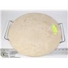 Image 1 : 15" PIZZA STONE WITH LIFTING HANDLE