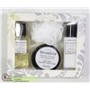 Image 1 : NEW BLOOMFIELD WHITE ROSE AND JASMINE BATH SET