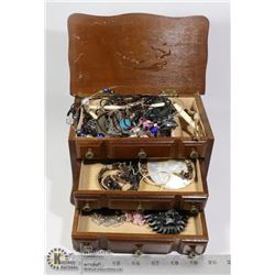 ESTATE JEWELRY BOX WITH CONTENTS