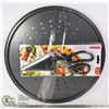 Image 1 : PIZZA PAN WITH PIZZA SCISSORS