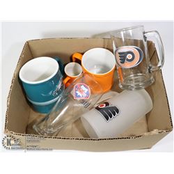 BOX W/ PHILADELPHIA FLYERS MUGS