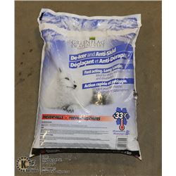 BAG OF GREEN FLAG DE-ICER AND ANTI SKID (GOOD TO