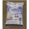 Image 1 : BAG OF GREEN FLAG DE-ICER AND ANTI SKID (GOOD TO