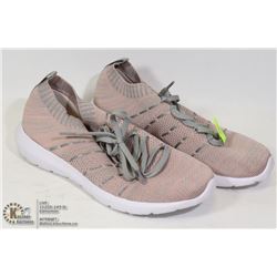 EVINTER SHOES SIZE 8