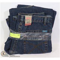 TWO PAIRS OF WOMENS JEANS SIZE 31/28