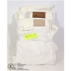 TWO PAIRS OF MIXED WHITE JEANS SIZE 27/32