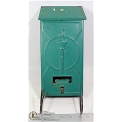 VINTAGE MADE IN THE USA MAIL BOX