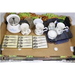 FLAT OF KITCHEN COLLECTIBLES INCLUDING ROYAL