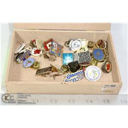 CIGAR BOX WITH 30 VINTAGE LAPEL PINS