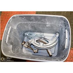 TOTE OF PIPE BENDER TIPS