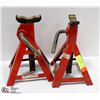 Image 1 : PAIR OF RED FLOOR JACKS