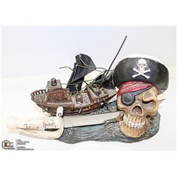 PIRATES  SHIP  WITH SWORD  DÉCOR